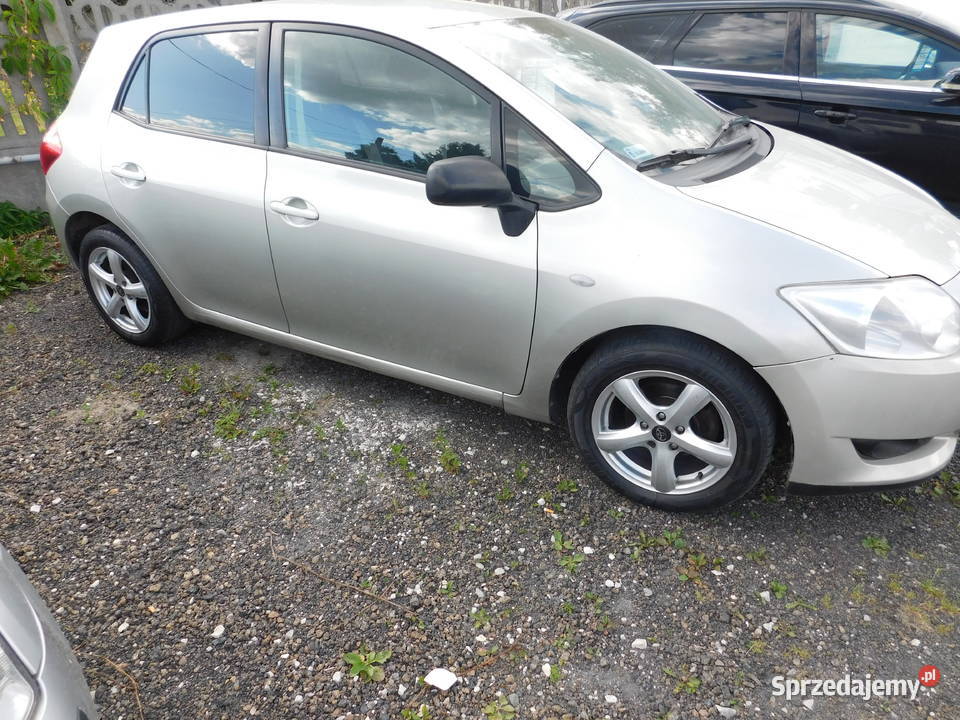Toyota auris 66KM