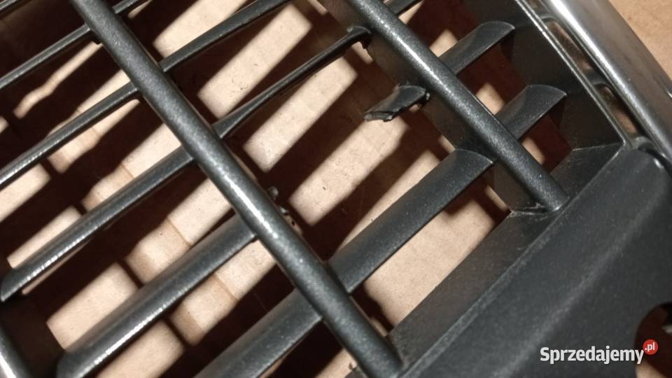 AUDI A6 C6 SLINE ATRAPA GRILL CHROM DEFEKT osobowe wielkopolskie Zbierkowo