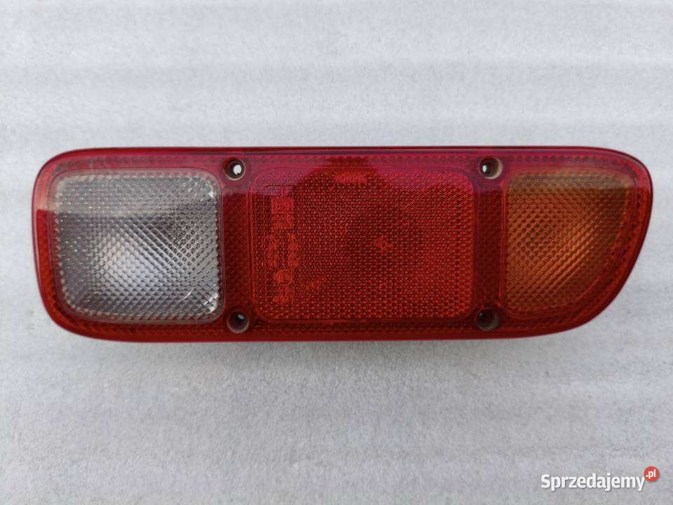 Lampa Prawy Tył Tylna Prawa Nissan Terrano II osobowe Wyszków