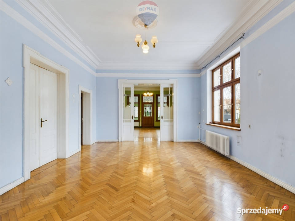 Reprezentacyjny dom w centrum Susza garaż Susz