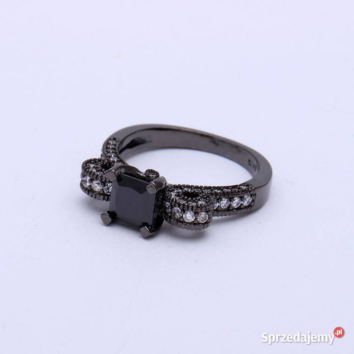 Nowy czarny pierścionek białe cyrkonie kokarda Szczecin