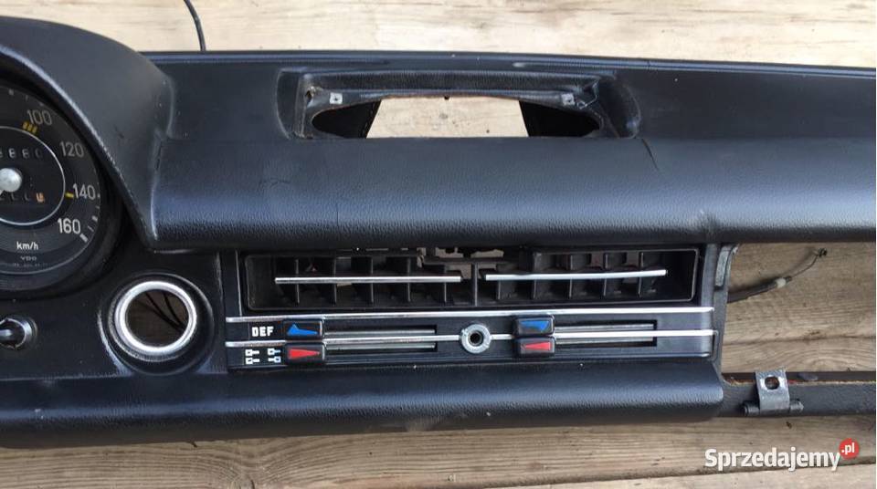 MercedesBenz W115 1973 Deski rozdzielcza konsola Łagiewniki