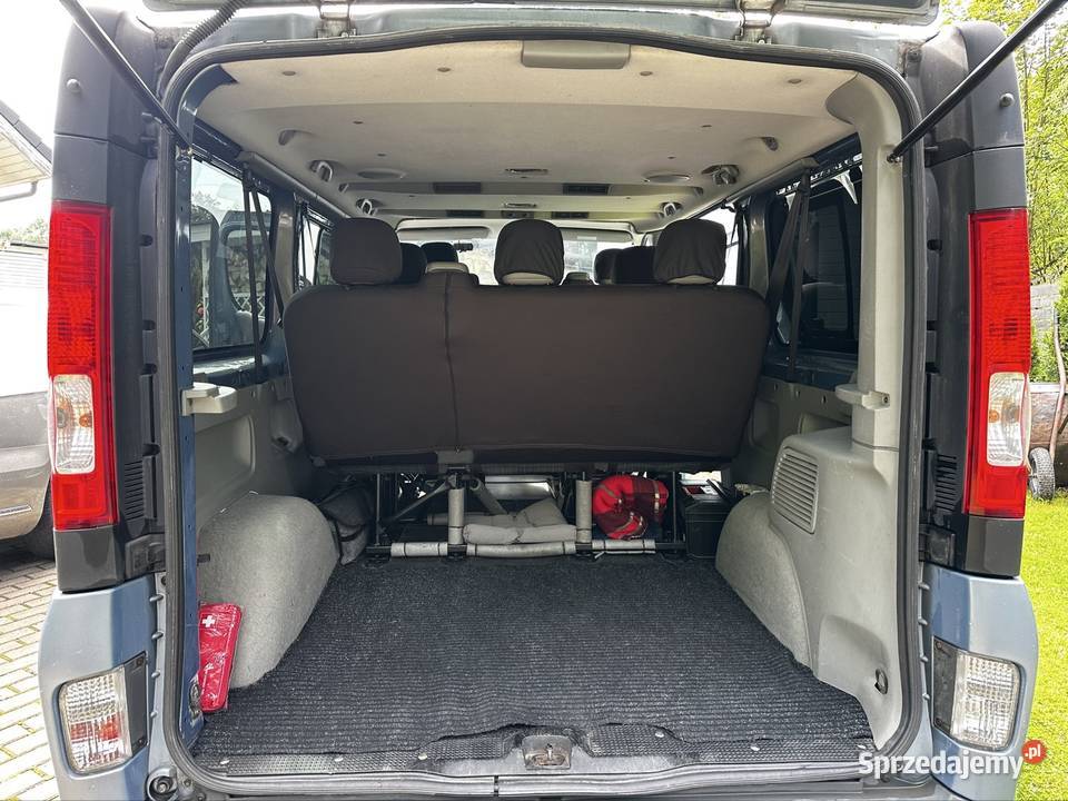 Renault trafic 9 os 2xklima long poduszka powietrzna Szczytna