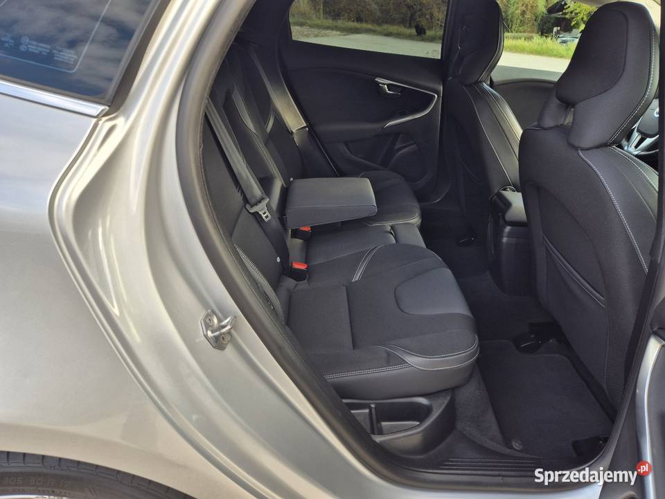 Volvo V40 Momentum 2015r 20D 120 Serwis Do Końca nieuszkodzony Puławy sprzedam