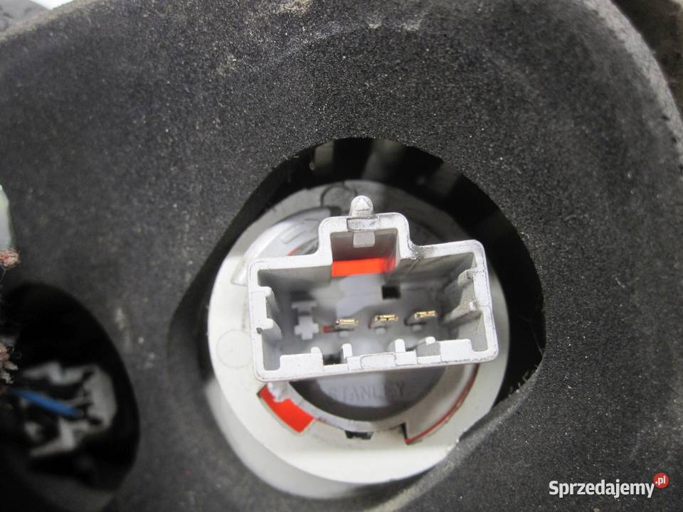 FORD KUGA MK1 lampa lewa tył 167037 sprzedam