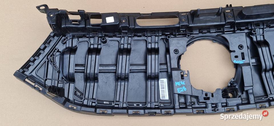 MERCEDES EQA EQB W243 Z243 GRILL ATRAPA Bieleń