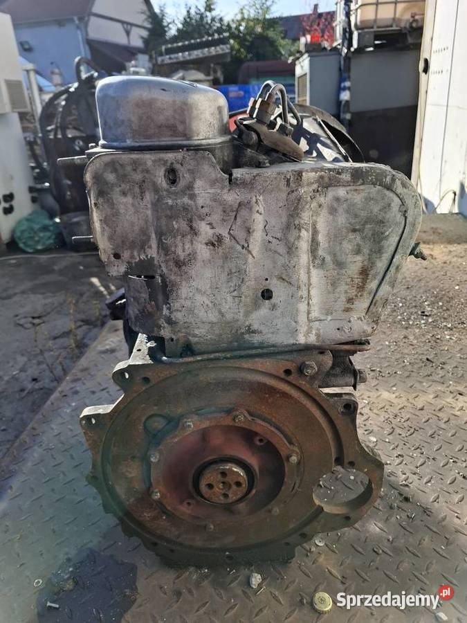 Silnik Deutz 2 cylindrowy do remontu Targoszyn