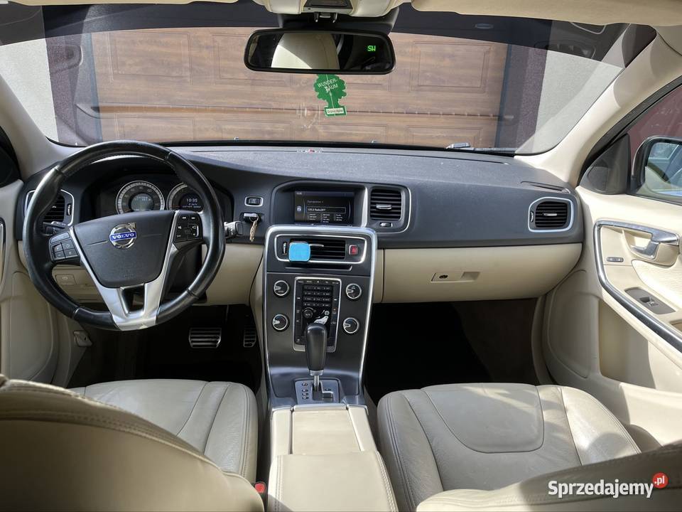 Volvo S60 25T 254 2011r Rok produkcji 2011