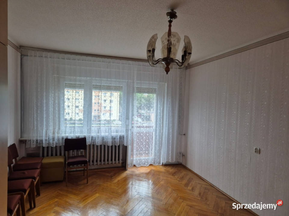 Mieszkanie do remontu 528 m 2 pokoje balkon 4849zł/m2 Sprzedaż Gostyń sprzedam