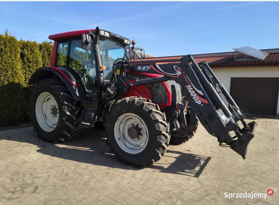 Valtra N101 z tuzem i ładowaczem lubelskie Grabów Szlachecki