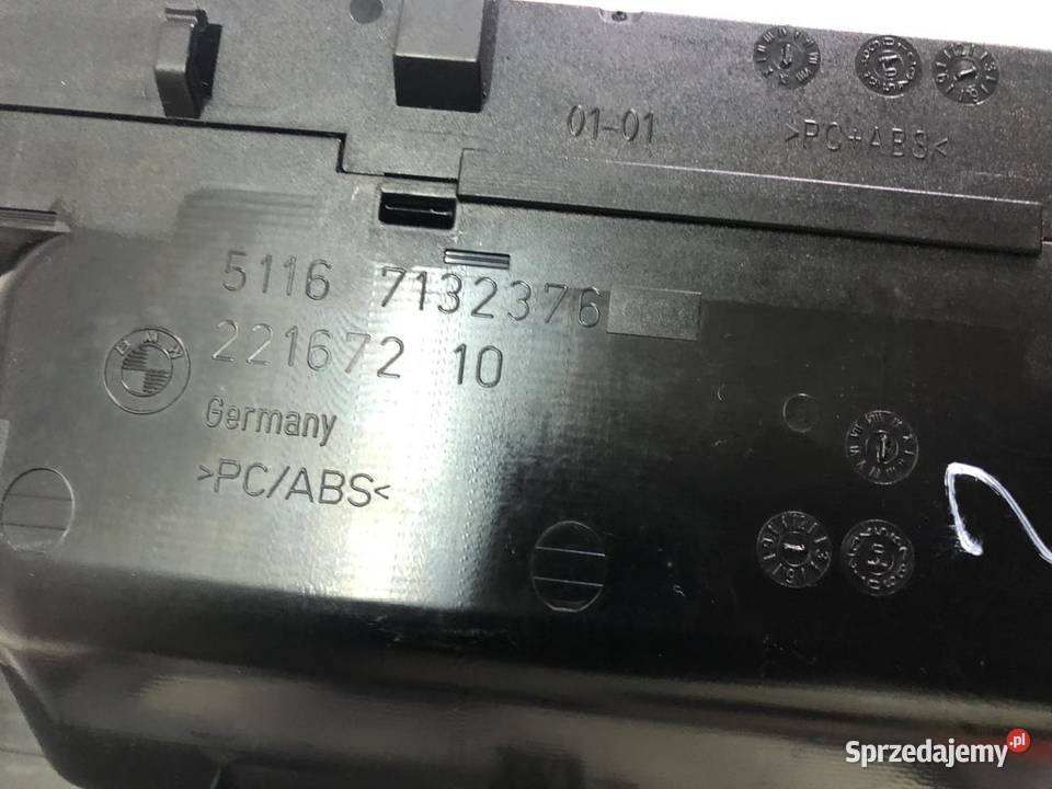 LISTWA RAMKA TUNELU ŚRODKOWEGO 7118034 BMW E90 Osłony i zaślepki sprzedam