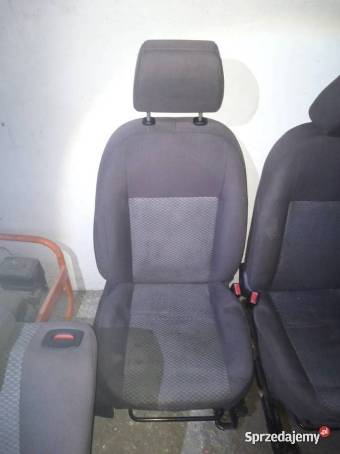 Zestaw fotele kanapa z Forda Focusa mk2 Gliwice