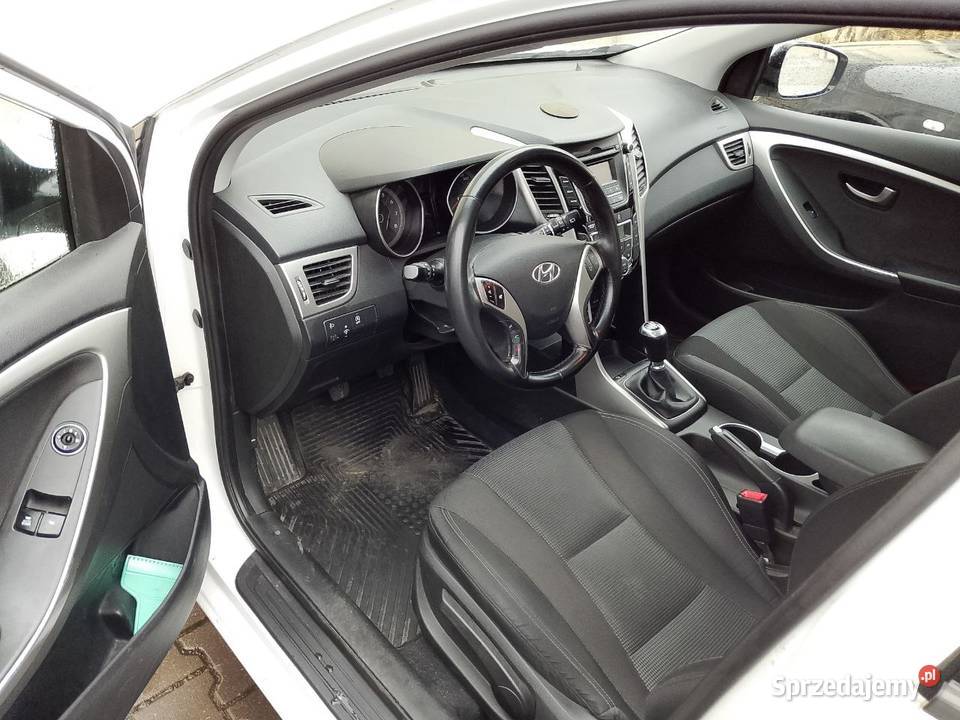 Hyundai i30 16 beznyna biały doskonały stan 2016 lubelskie Lublin sprzedam