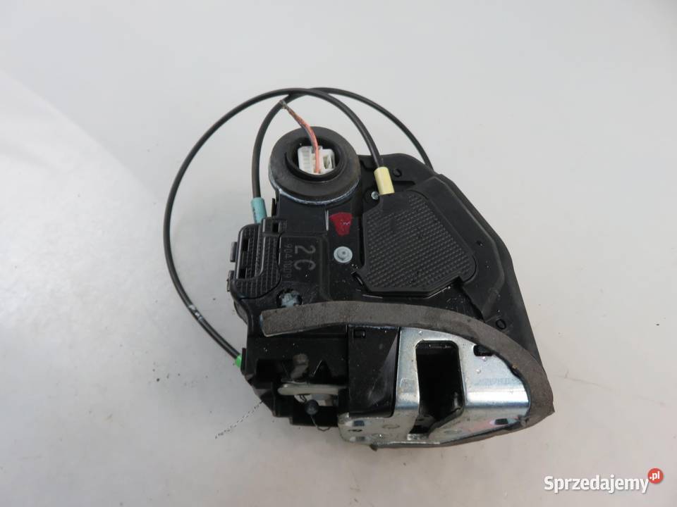 ZAMEK PRAWY TYLNY TOYOTA URBAN CRUISER 2 PIN