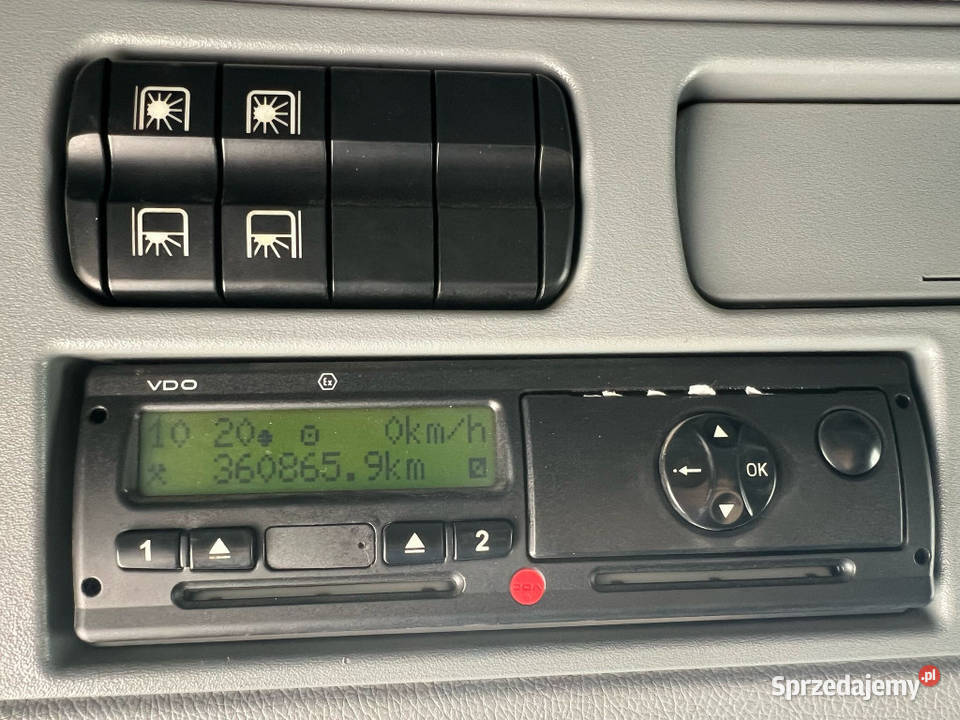 Ciagnik siodłowy 4 osiowy 8x4 Mercedes