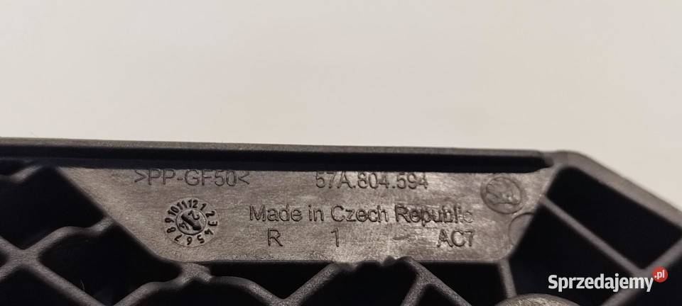 SKODA KAROQ MOCOWANIE LAMPY PRAWY PRZÓD osobowe