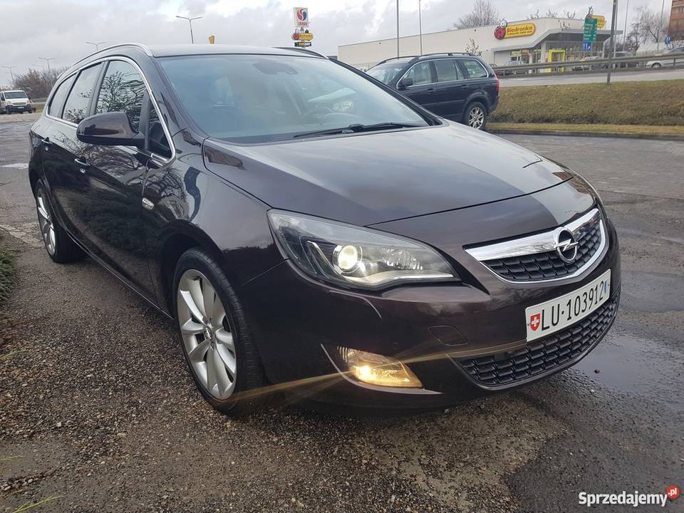 Opel Astra J 14 Turbo COMSO ksenon skóra MP3 Radom