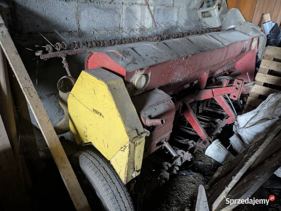 Sprzedam siewnik Poznaniak nieuszkodzony Siewniki i sadzarki Zagórów sprzedam