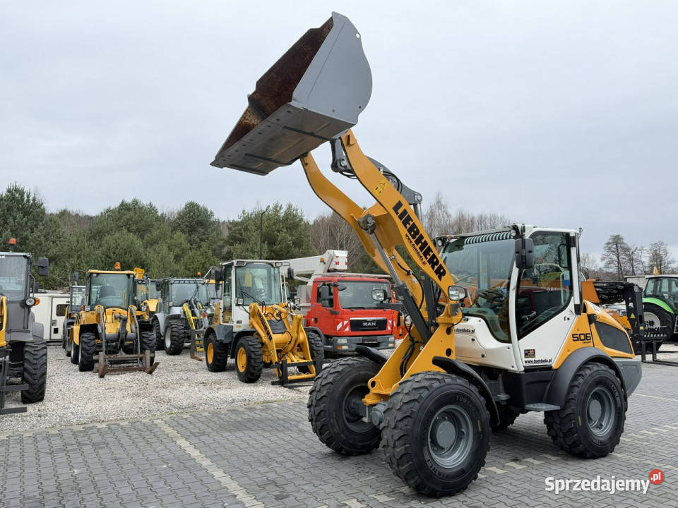 średnia kołowa Liebherr L 506 Compact Łyżka Widełki