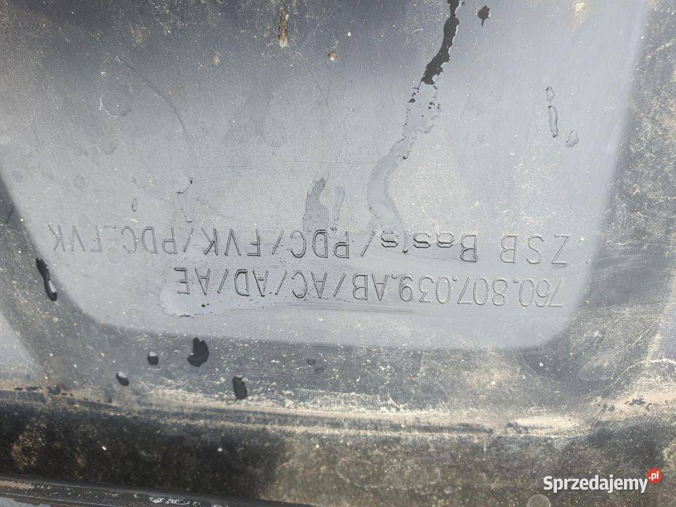 VW Touareg III Zderzak przód 760807061G Słowikowo