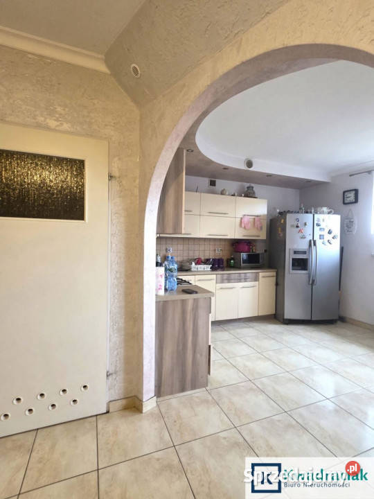 Mieszkanie Sanok Topolowa 9874 metry 4 pokoje blok podkarpackie