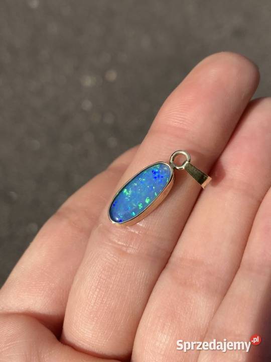 złota zawieszka z naturalnym opalem brazylijskim Naszyjniki Warszawa