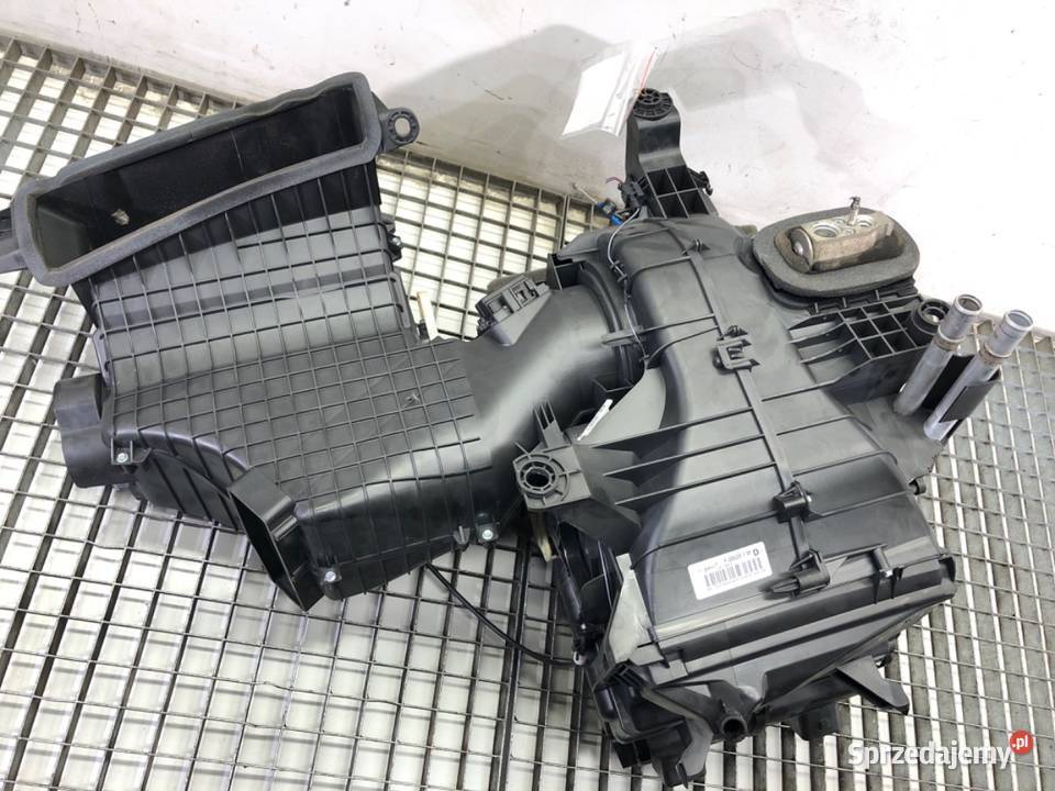 NAGRZEWNICA KOMBAJN TOYOTA AYGO II 87010YV050