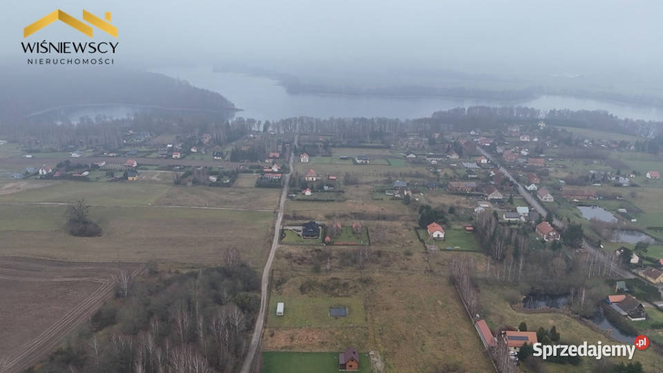 Uzbrojona działka 1800m 600 m jeziora utwardzona warmińsko-mazurskie Winiec