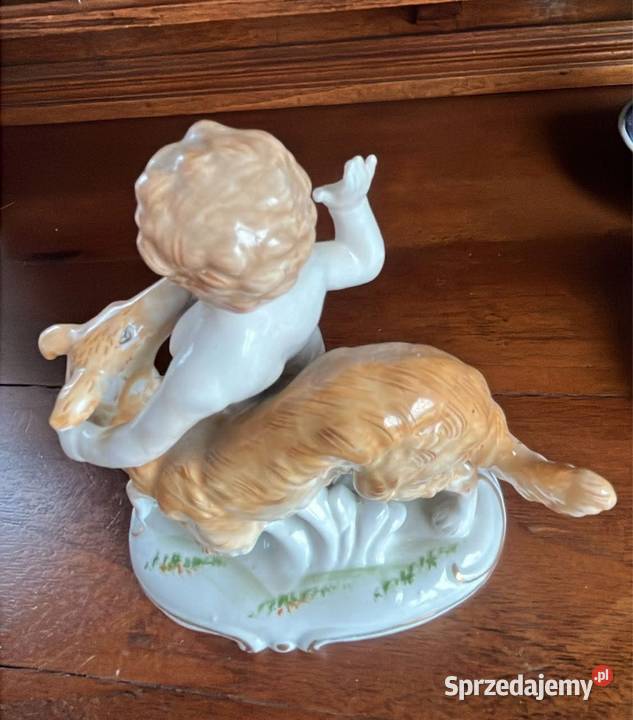 Figurka Putto z chartem Syg Import Gdańsk