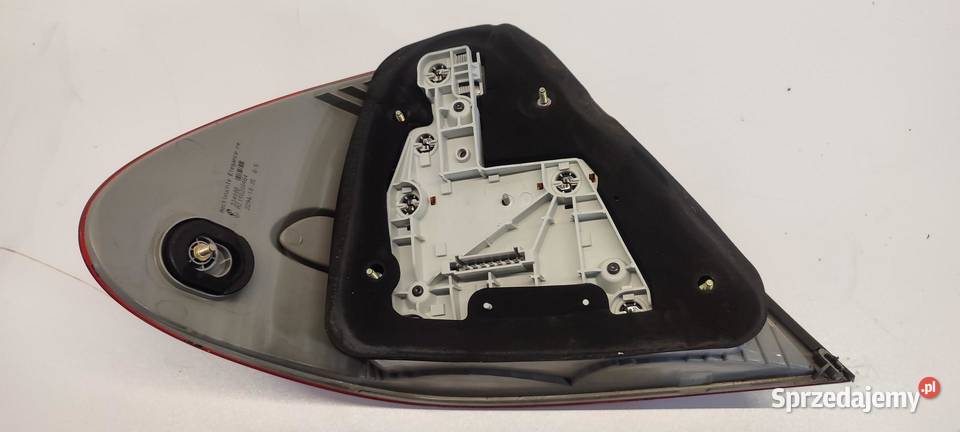MERCEDES W211 LAMPA LEWY TYŁ A2118200464 osobowe