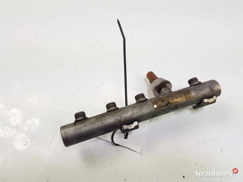 LISTWA WTRYSKOWA AUDI A8 D3 059130090AB Lipno