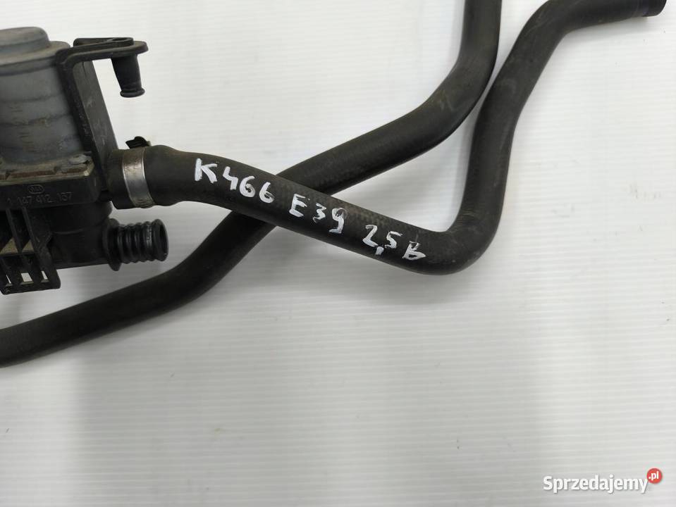 ZAWÓR POMPA WODY BMW E39 25B 8374995 Pompy wody