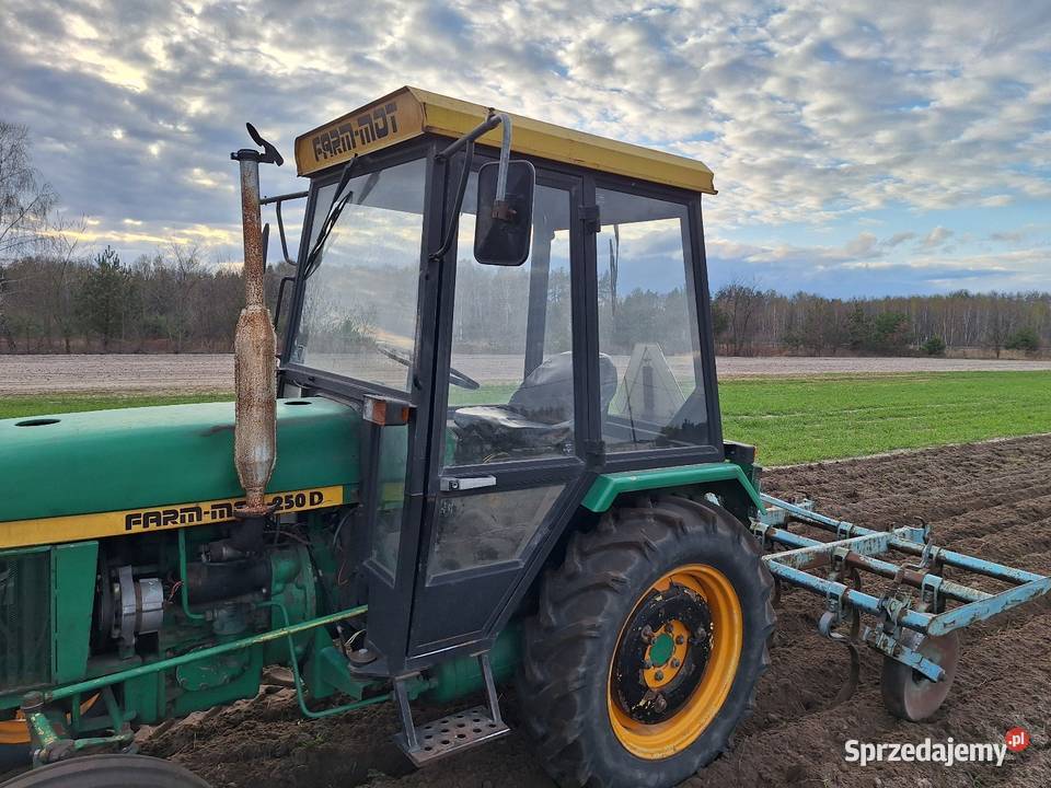 Farmmot 250D Kołbiel sprzedam