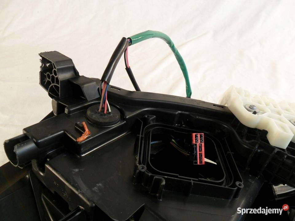 Reflektor Przód strona prawa Nissan Leaf II ZE1 Lampy przednie Nowy Tomyśl sprzedam