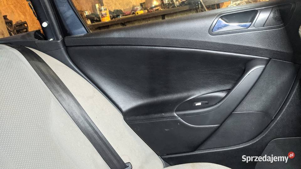 Boczki czarne skórzane passat b6 kombi Sanok