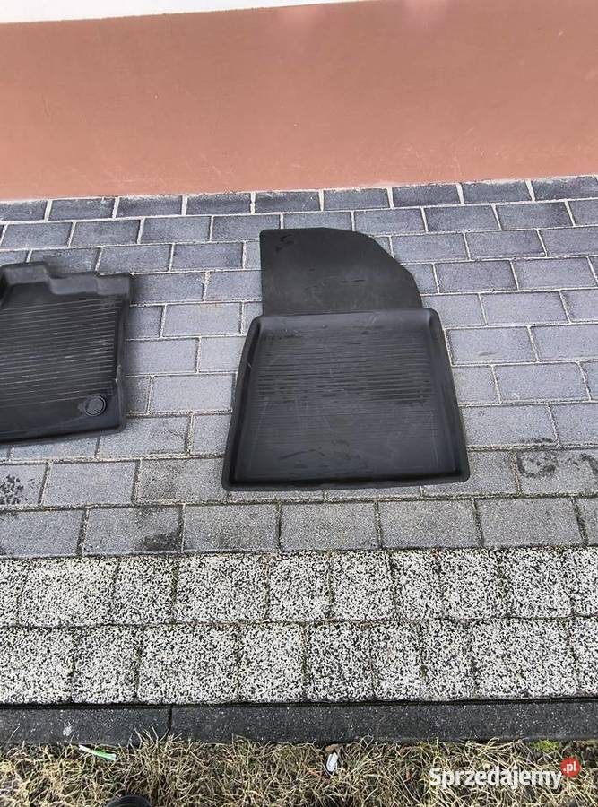 Dywaniki gumowe nowe do Renault Captur z 2025r Nowy Broniszew