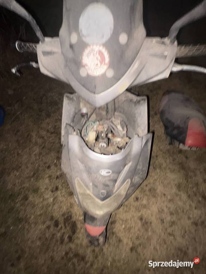 Uszkodzony skuter skuter Bytonia