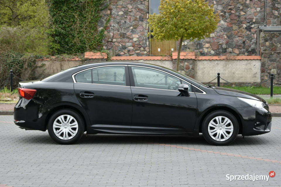 Toyota Avensis 16 132 2015r lift SALON 1598cm3 Kampinos