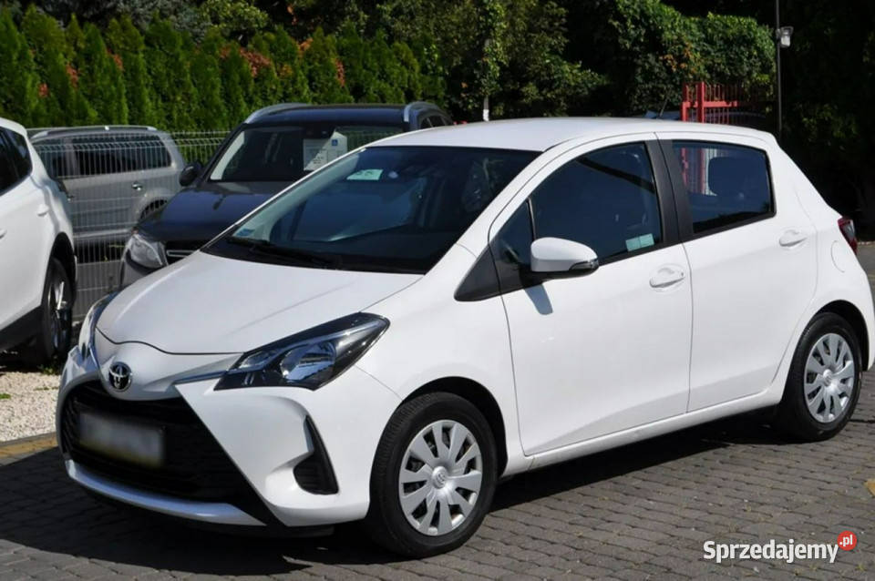 Toyota Yaris TOYOTA YARIS 15 111 Benzyna SALON Warszawa