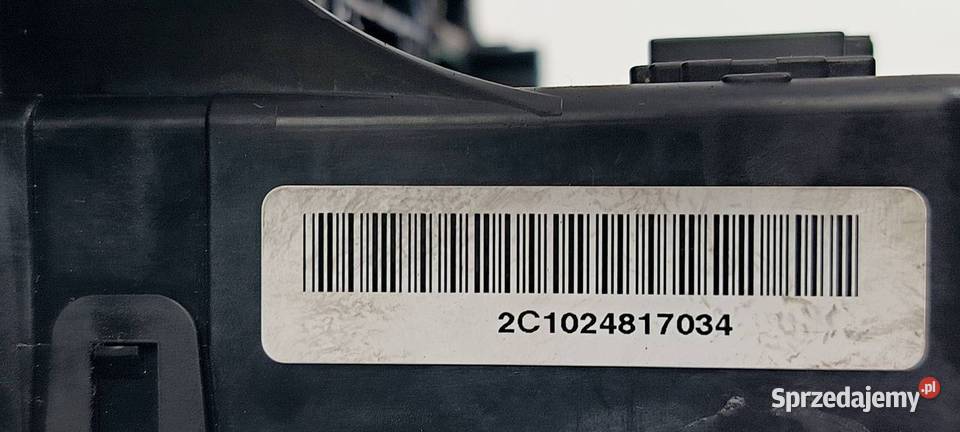 SKRZYNKA BEZPIECZNIKÓW MERCDESBENZ W212 E350 Lipno