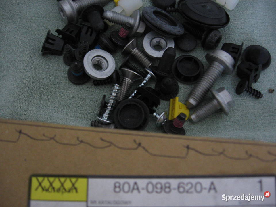 80A098620A AUDI Q5 Zestaw montażowy mocowania osobowe Warszawa