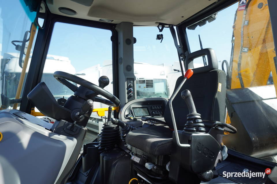 Koparkoładowarka JCB 4CX PRO Joysticki r 2023 4 Rok produkcji 2023 Kraków