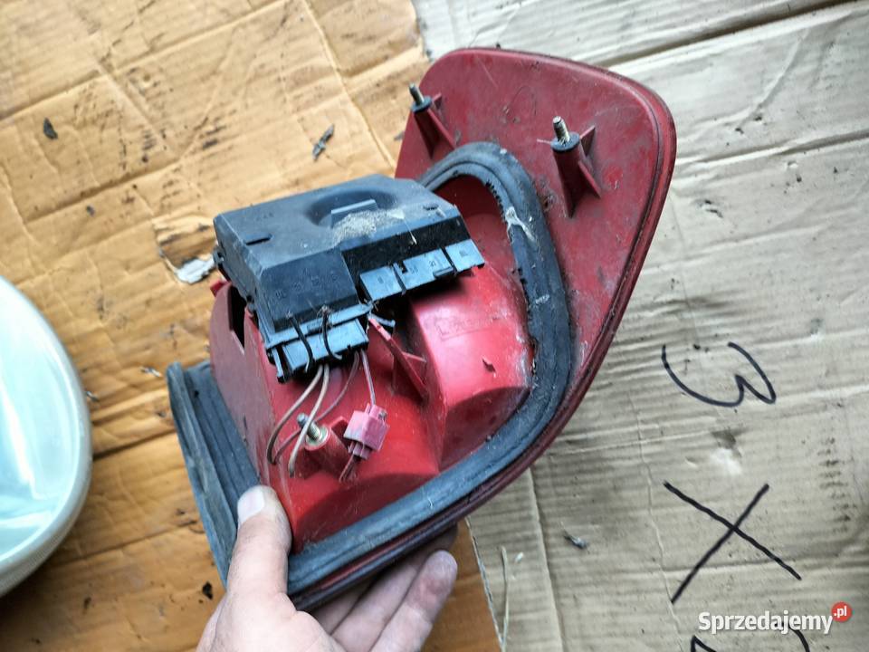 Audi 100 C4 A6 S6 C4 LAMPA TYŁ TYLNA LEWA Kamień-Kolonia