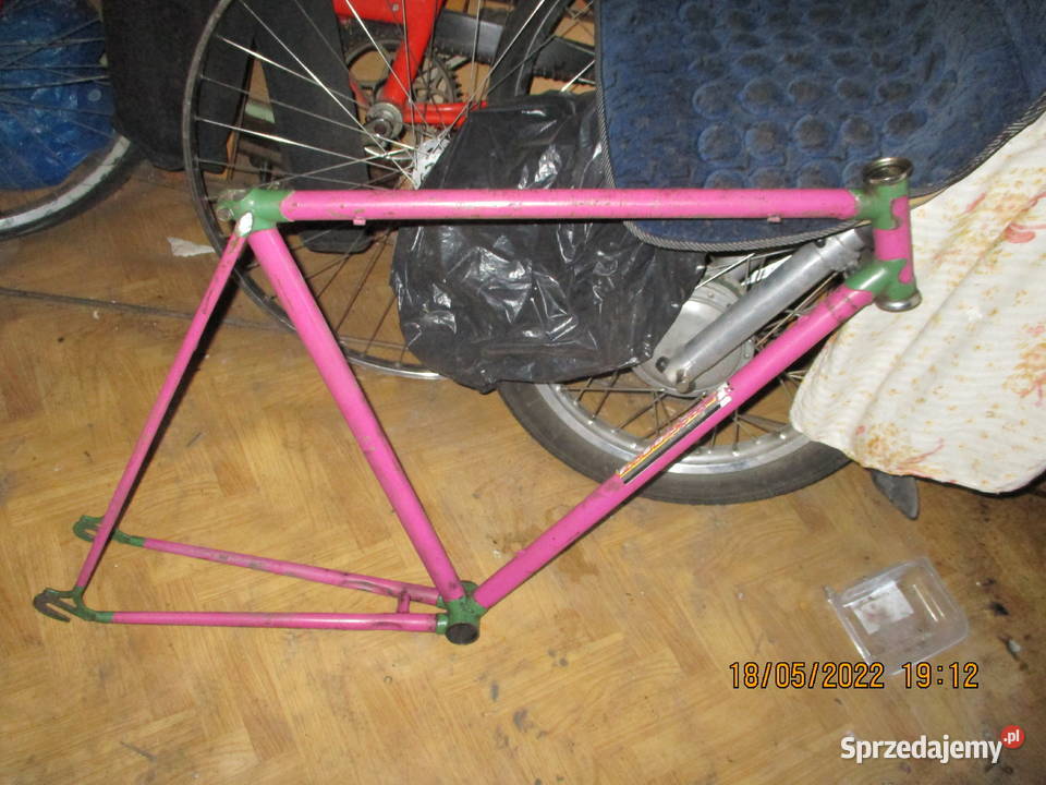 rama szosowa z lat prl na czesci sprzedam Kowalewice