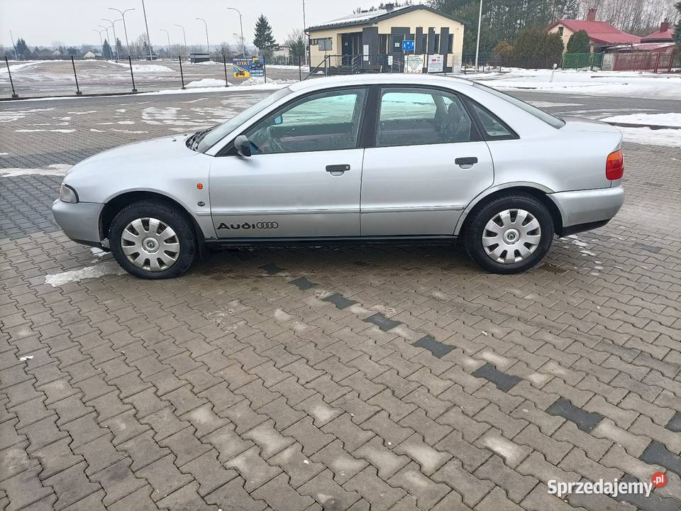 Audi A4 B5 18 doinwestowane manualna Michałów sprzedam