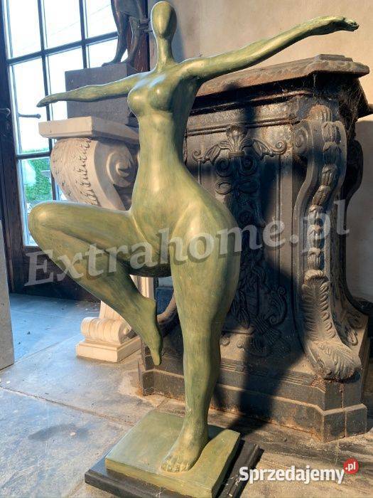 Figura z brązu Thick lady Nowoczesna kobita w Szczecin