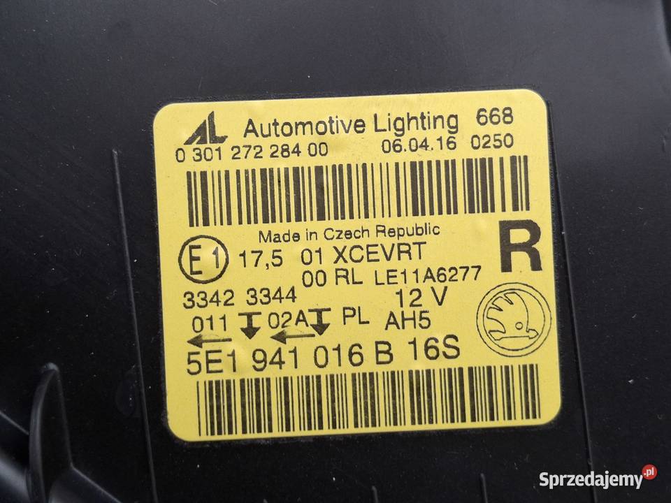 SKODA OCTAVIA 3 III REFLEKTOR PRAWY BIXENON LED Bieleń sprzedam