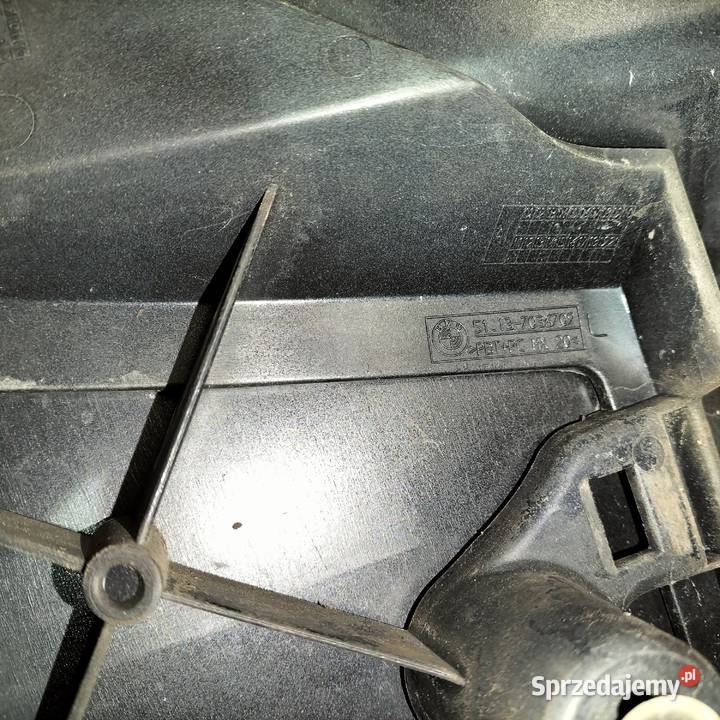 Nakładka tylnej klapy BMW E65 E66BLACK SAPPHIRE osobowe Poręba