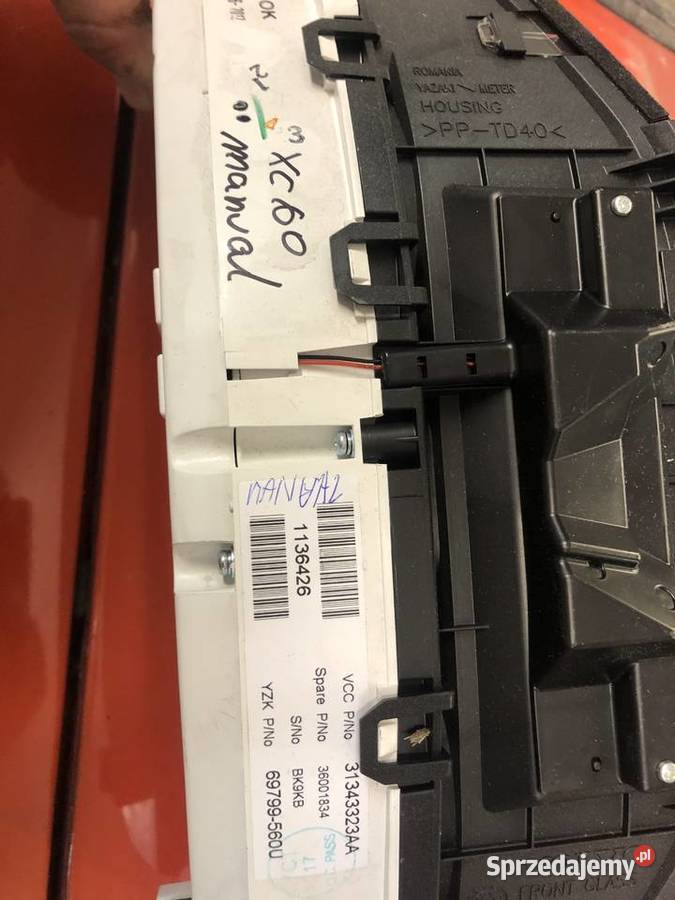 Licznik zegary VOLVO XC60 manual D5 osobowe Darłowo