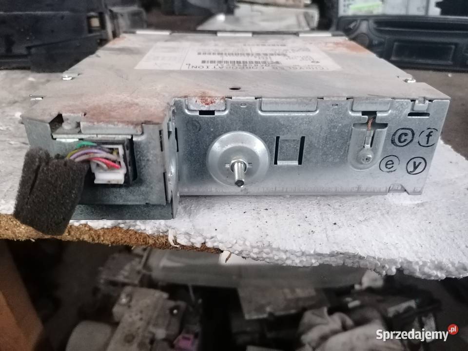 Zmieniarka Płyt CD Chrysler 300M